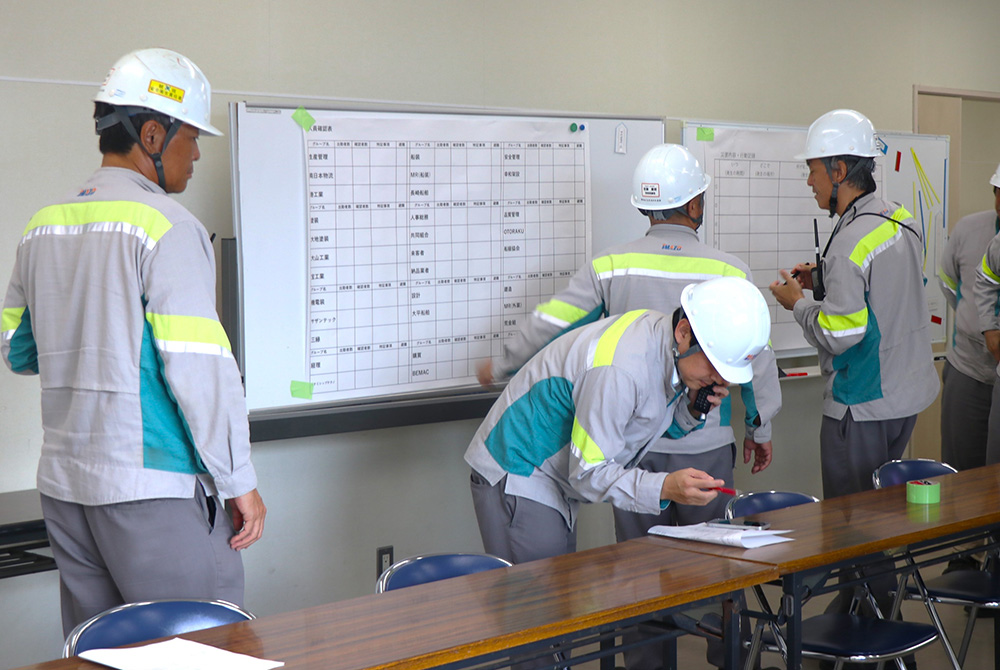 速やかに防災対策本部が設置され、現場へ指示を出します